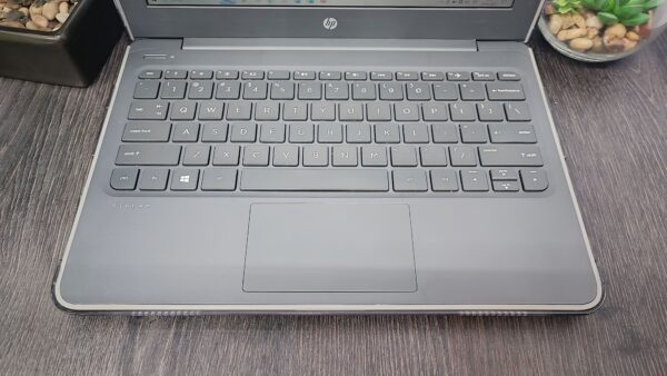 HP STREAM 11 PRO G5 - Intel Inside - 4GB de RAM - 128GB de almacenamiento compartido - Imagen 8