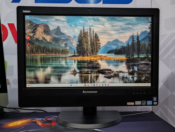 Lenovo All in One 3314 - Core i5 - 8GB RAM - 256 GB de almacenamiento de estado sólido - Imagen 2